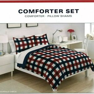 New Izod F/Q Buffalo check 3pc comforter set
